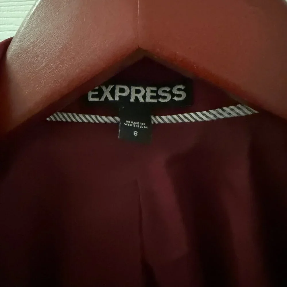 Express Blazer - Picture 4 of 6